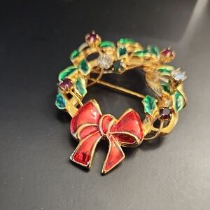 Elegant Gold and Red Wreath Brooch